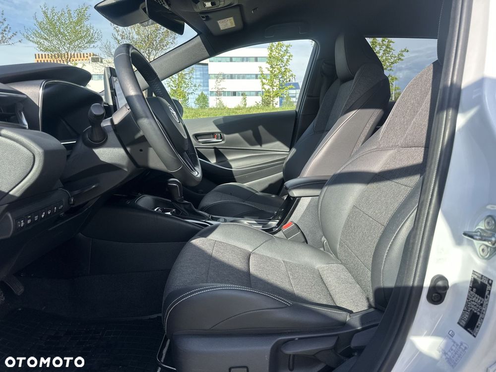 Toyota Corolla - 13