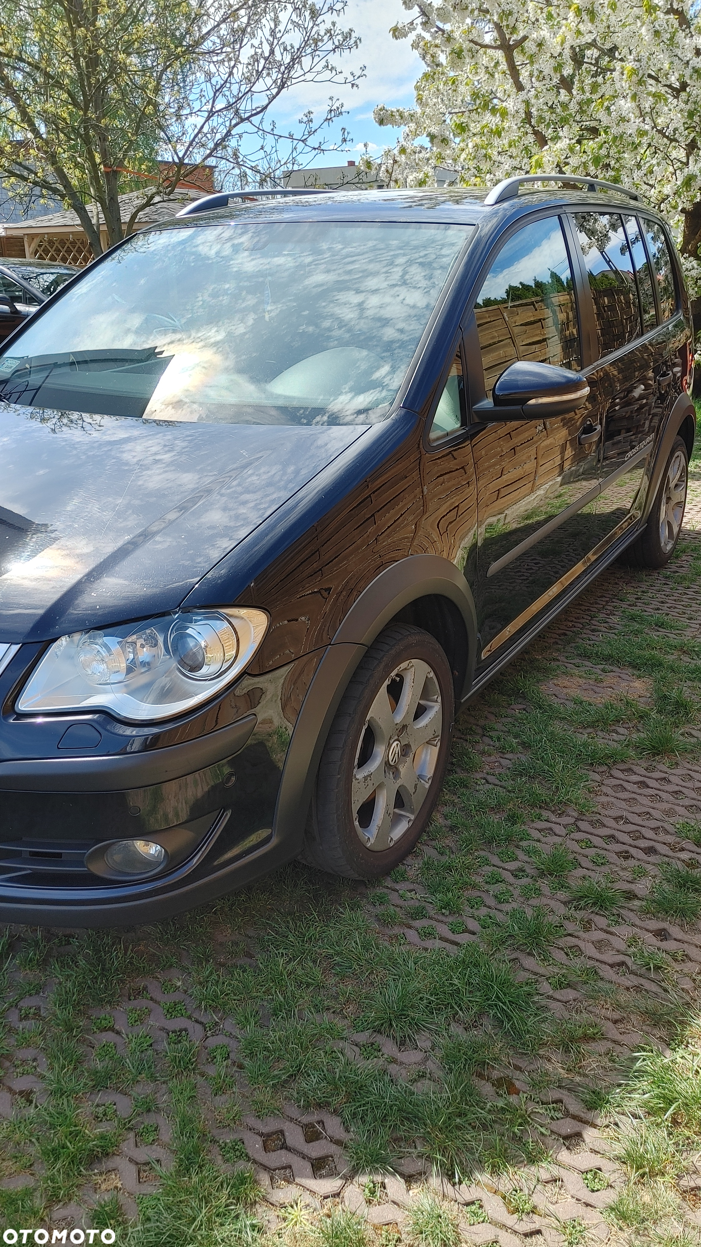 Volkswagen Touran 2.0 TDI DPF Cross DSG - 4