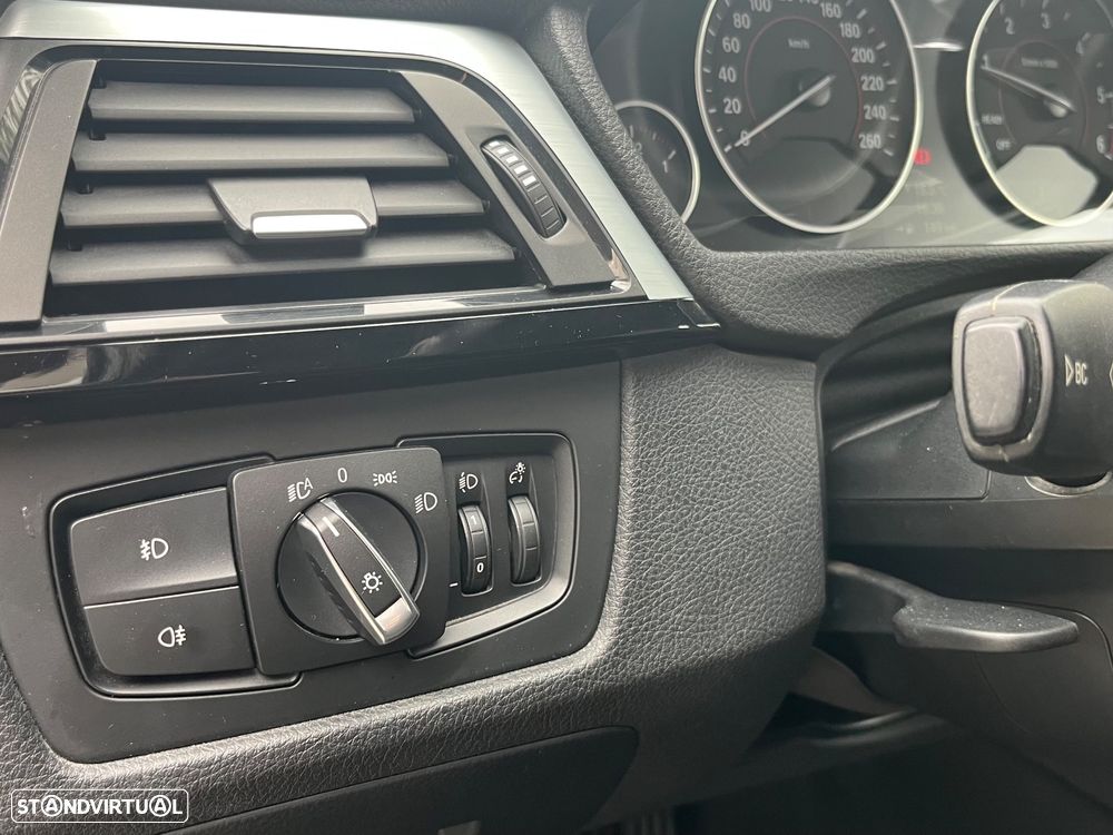 BMW 318 d Line Sport - 10