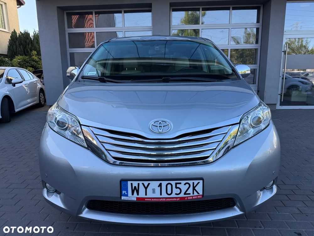 Toyota Sienna 3.5 LE AWD - 2