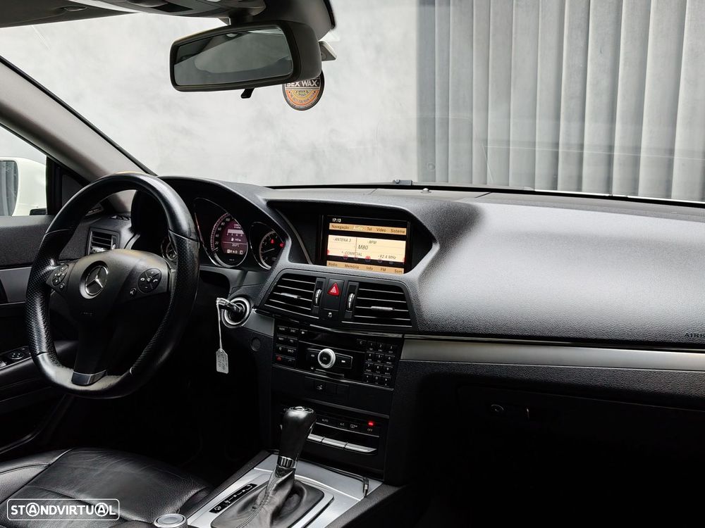 Mercedes-Benz E 250 CGi Classic BlueEfficiency - 12