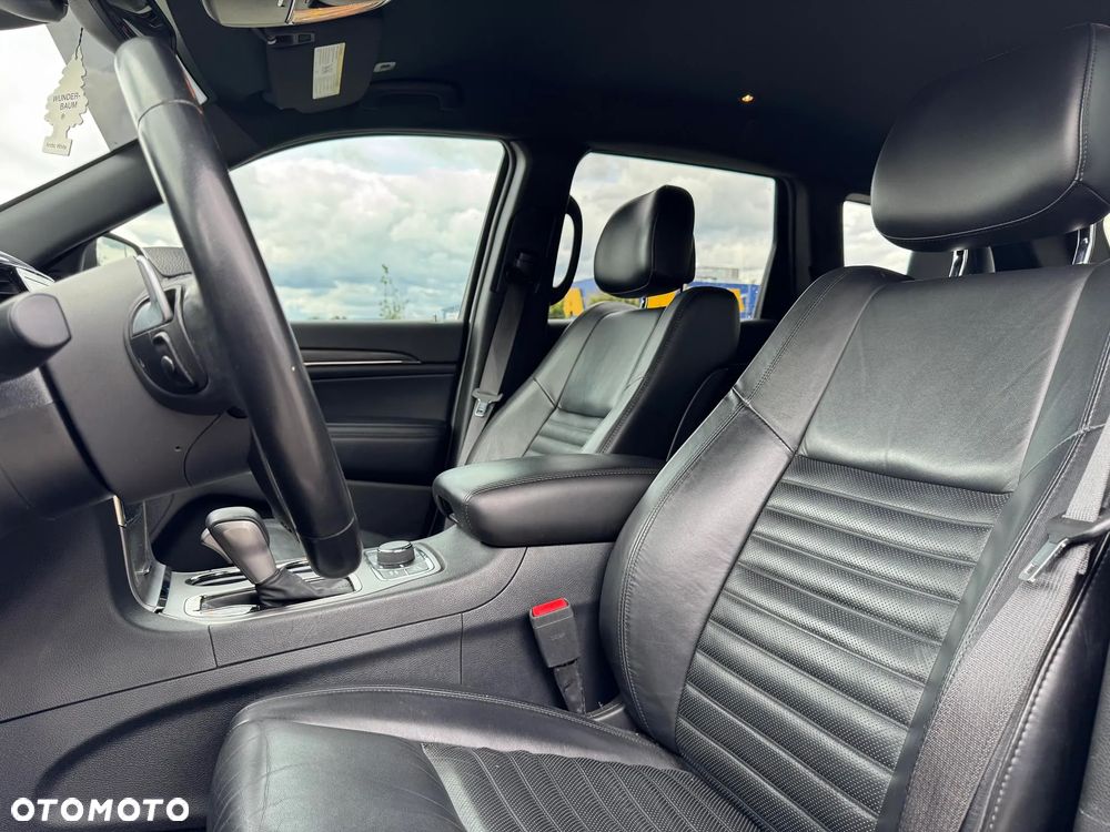 Jeep Grand Cherokee - 26