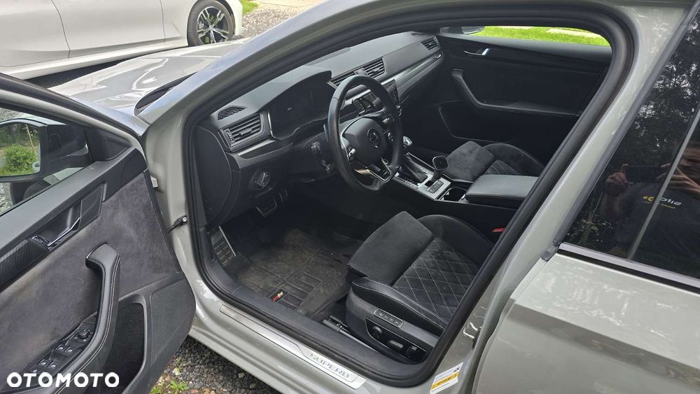 Skoda Superb 2.0 TDI SCR 4x4 Sportline DSG - 3