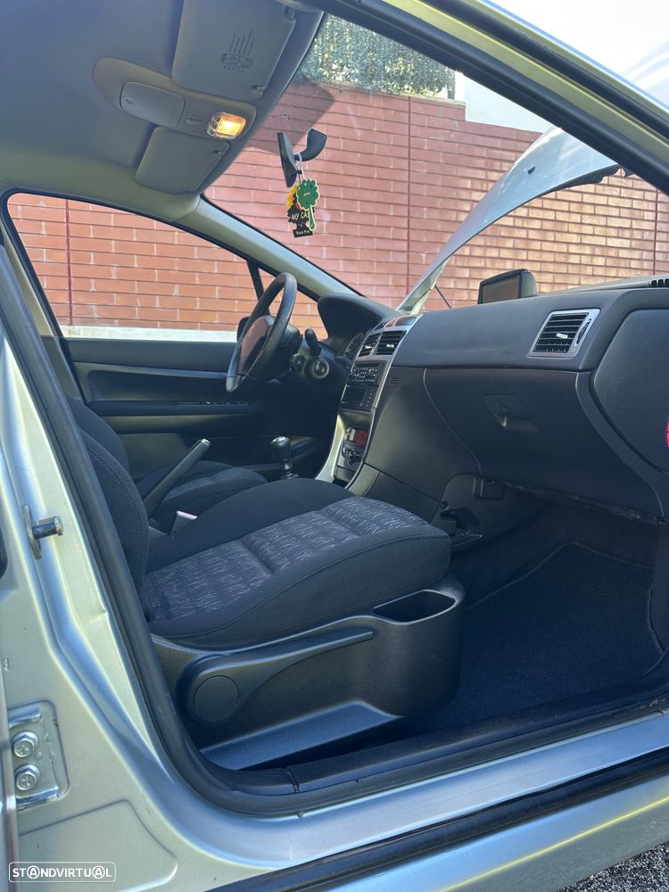 Peugeot 307 1.4 16V Navtech - 9