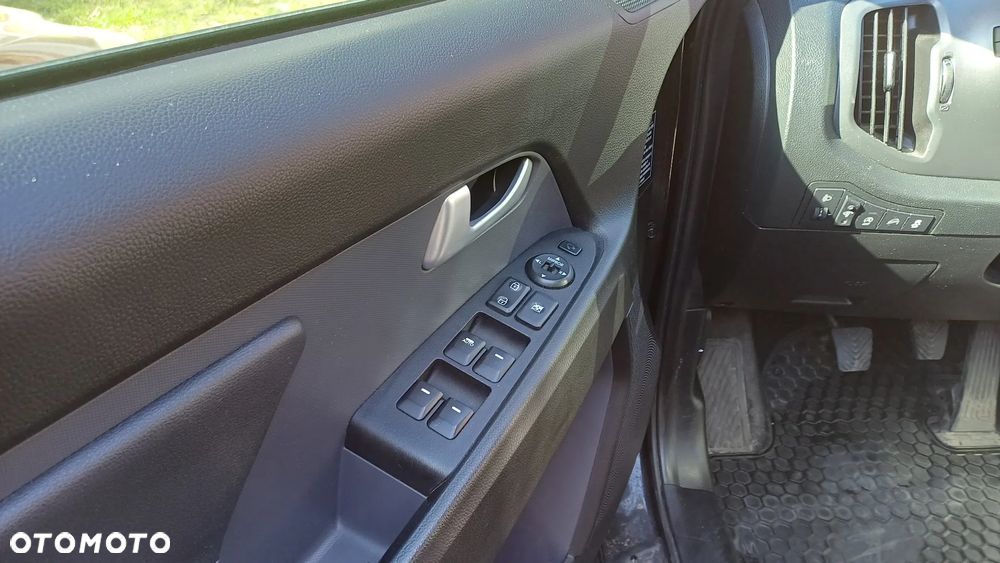 Kia Sportage 1.7 CRDI 2WD Attract - 12