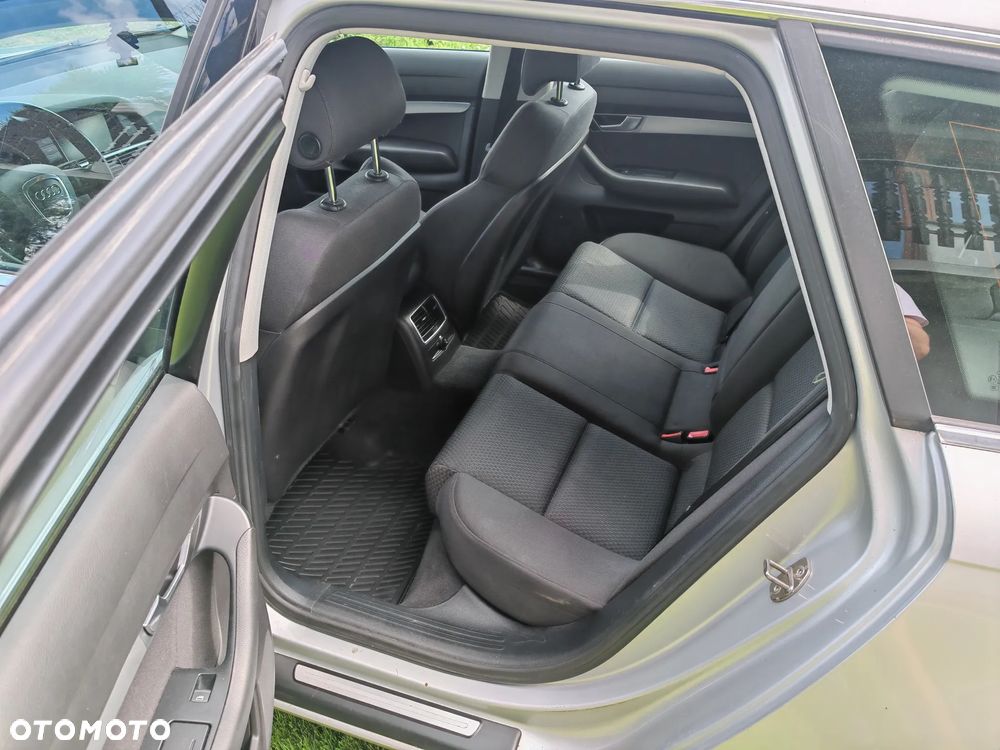 Audi A6 Avant 2.4 Quattro - 12