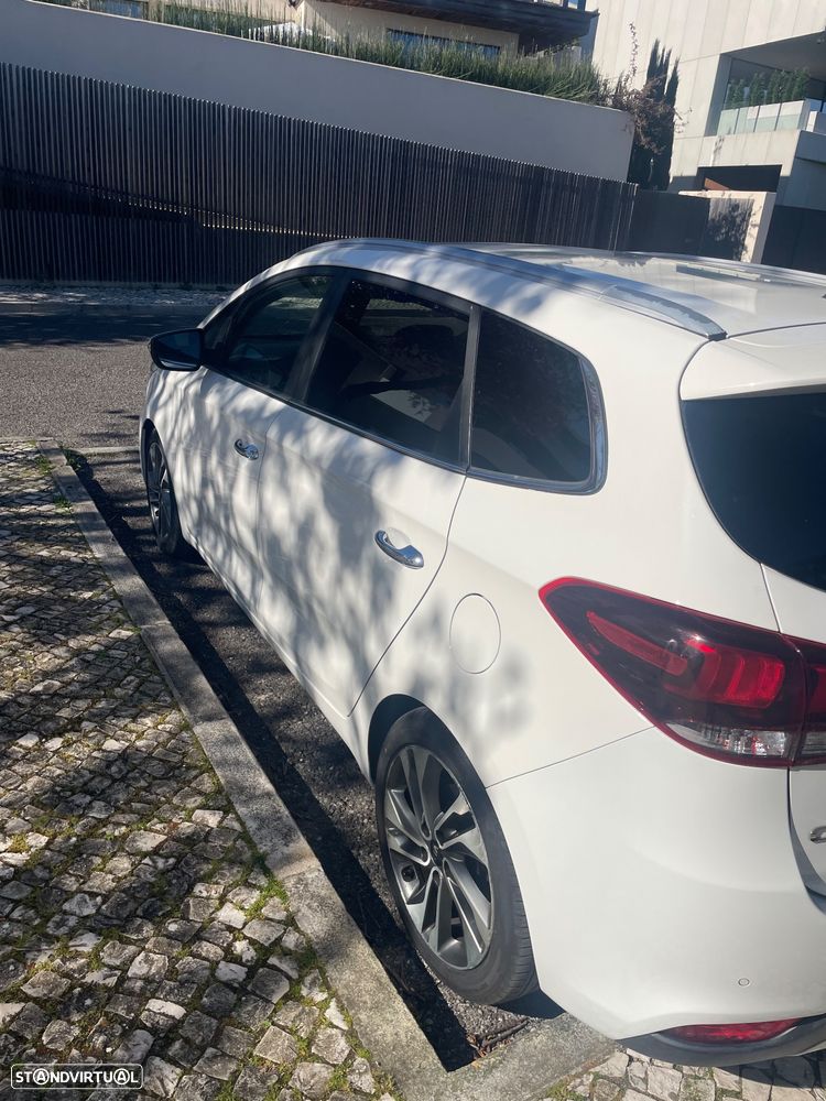 Kia Carens - 5