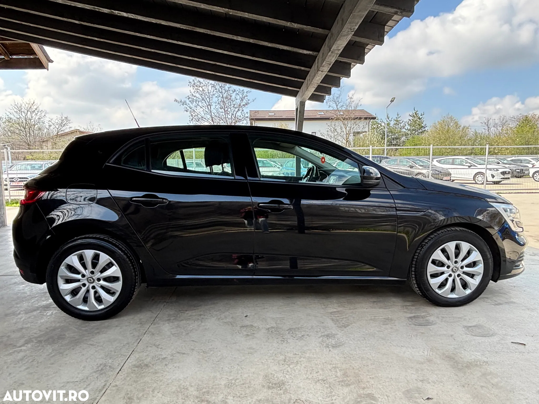 Renault Megane TCe 115 GPF LIFE - 9