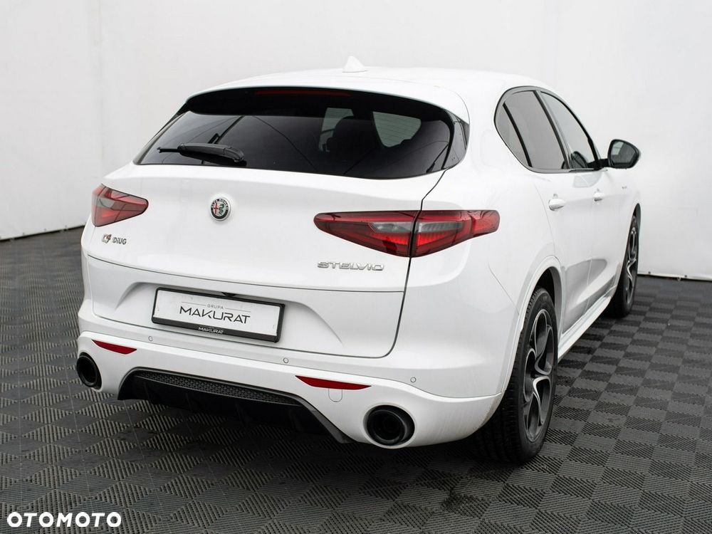 Alfa Romeo Stelvio - 6