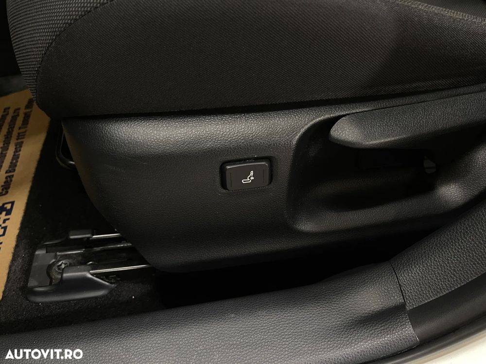 Toyota Corolla 1.8 Business Edition - 17