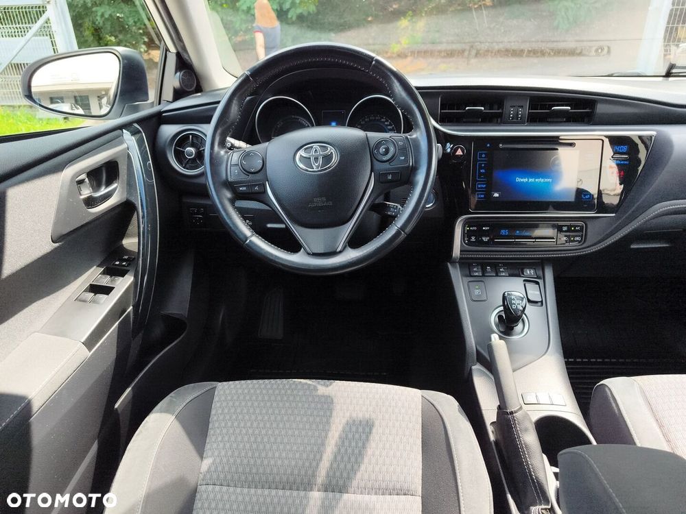 Toyota Auris - 13