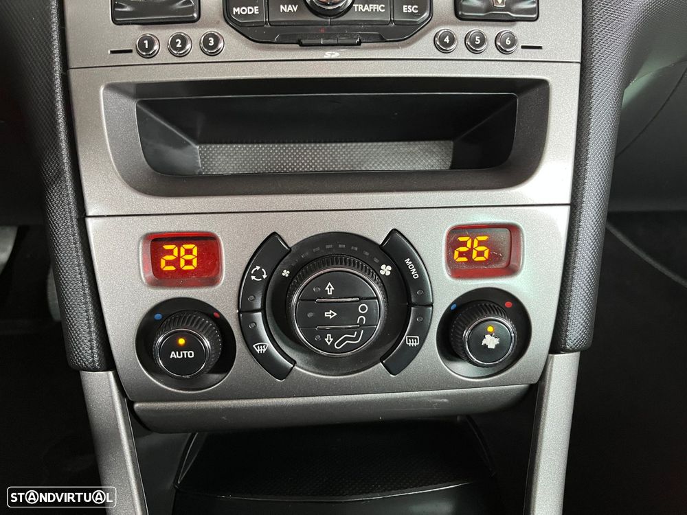 Peugeot 308 SW 1.6 e-HDi Allure CVM6 - 26