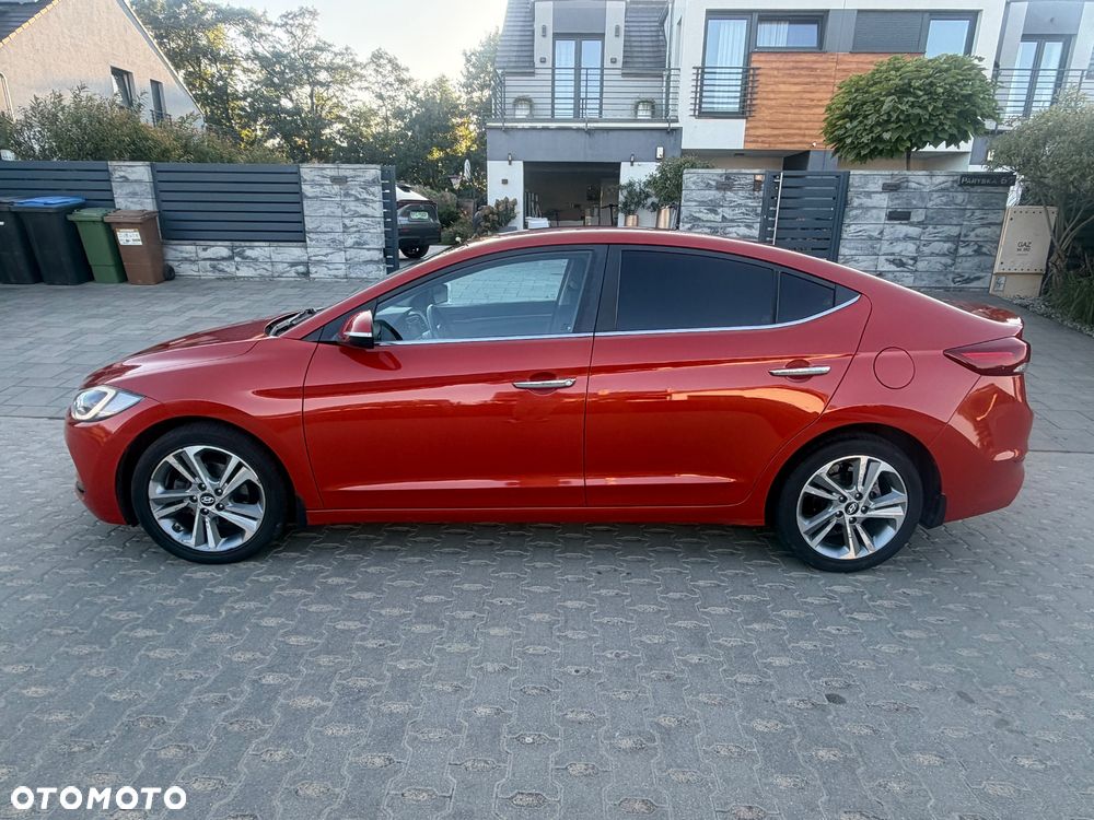 Hyundai Elantra 1.6 CRDi Style - 4