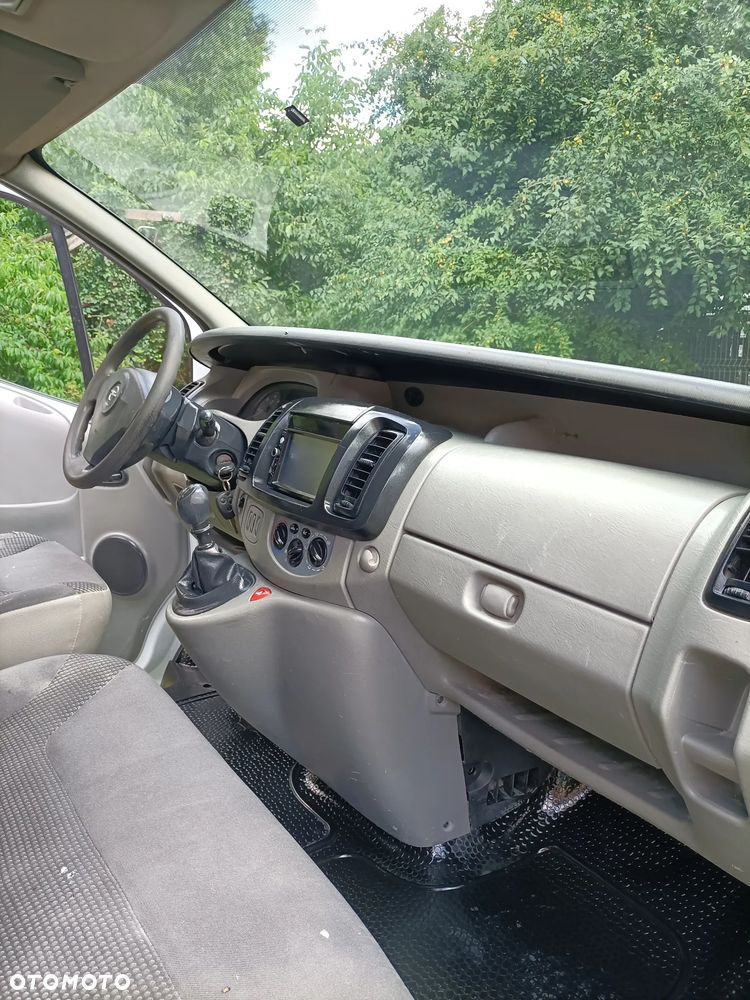 Opel Vivaro - 8