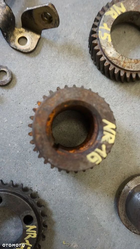 CZĘŚCI DO SILNIKA OSPRZĘT ROZRZĄD KOŁO ZĘBATE MASCOTT 3.0 DXI - 26