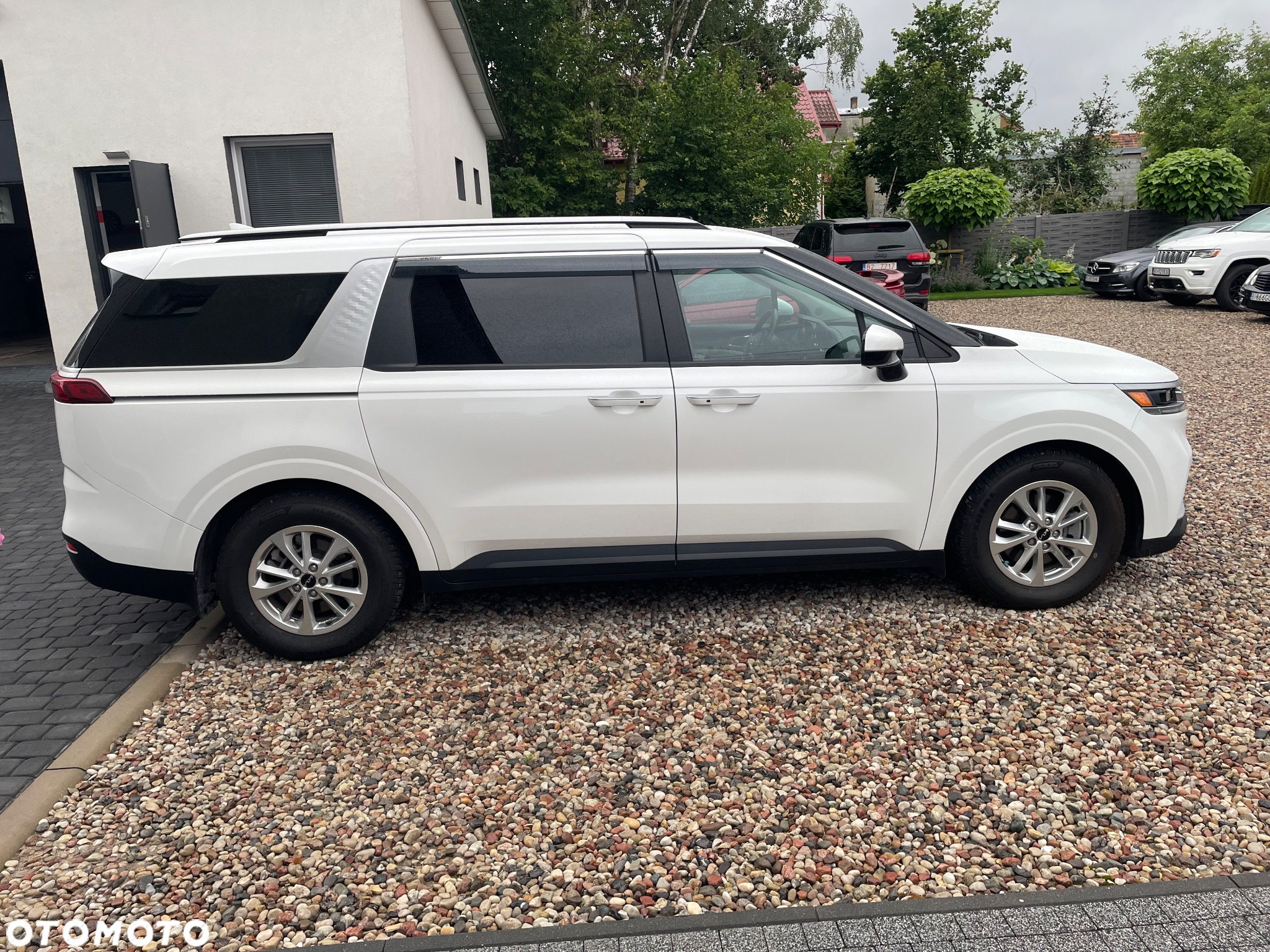 Kia Carnival - 3