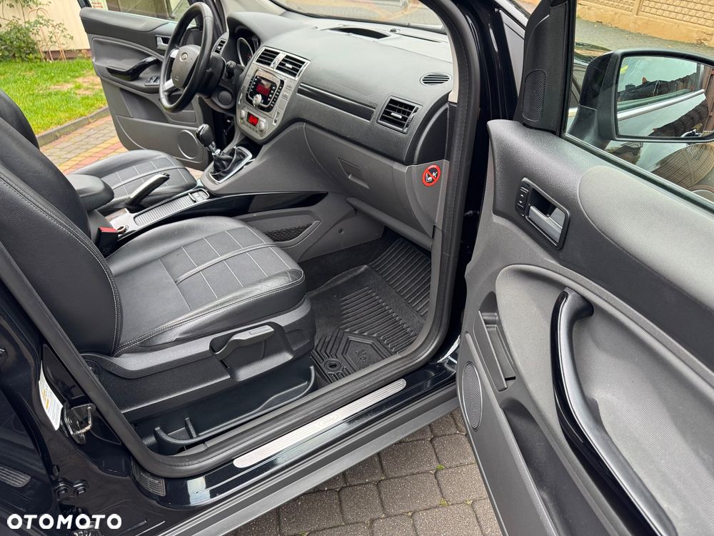 Ford Kuga 2.0 TDCi Titanium FWD - 12