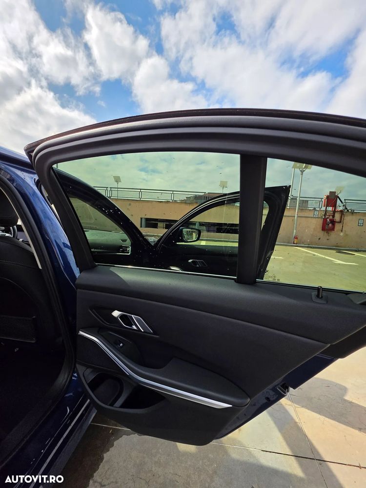 BMW Seria 3 320d xDrive AT MHEV - 29