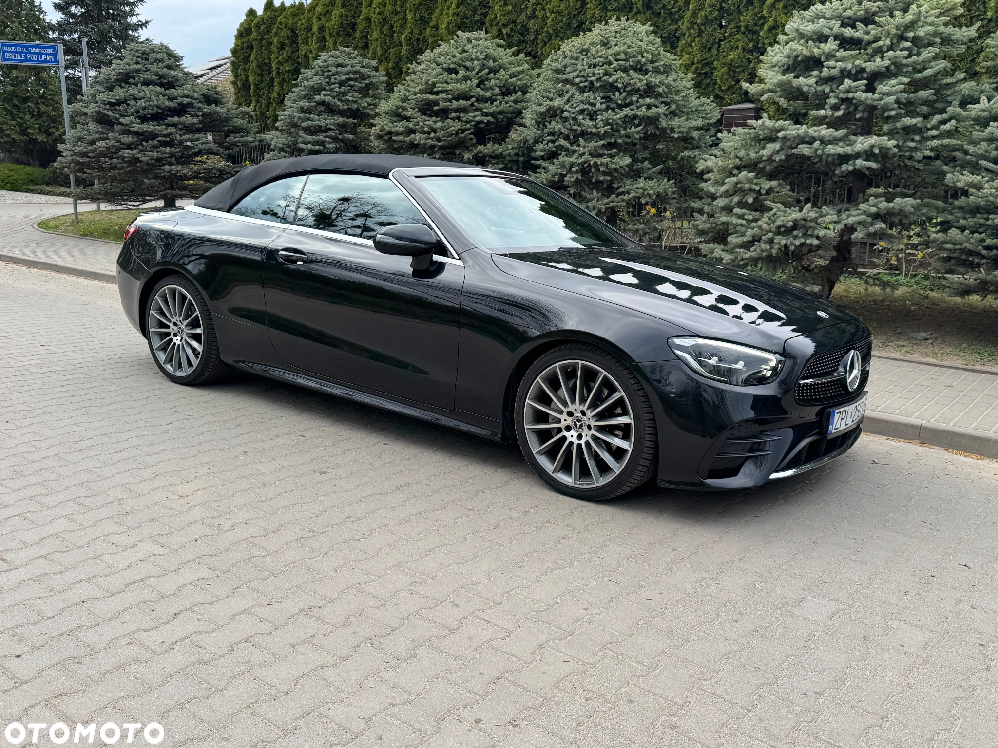Mercedes-Benz Klasa E 220 d Cabrio 9G-TRONIC AMG Line - 3