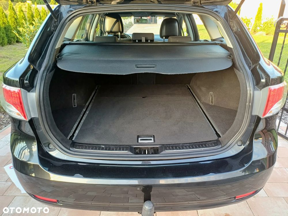 Toyota Avensis 1.8 Sol NAVI - 7