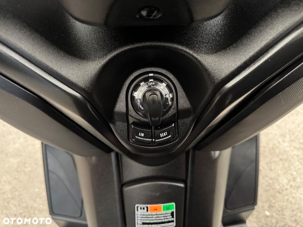 Yamaha X-max - 10