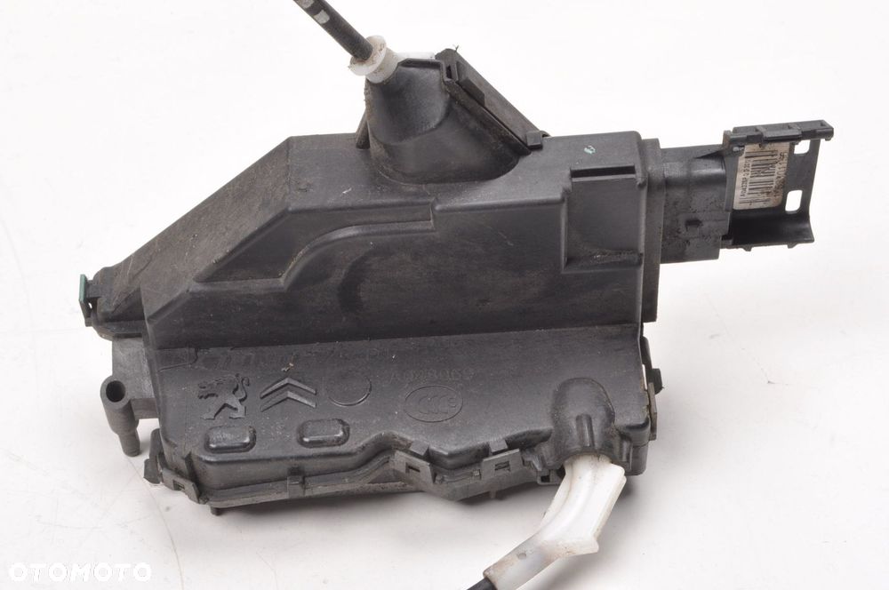 PEUGEOT 308 I LIFT ZAMEK DRZWI PRAWY PRZÓD 6 PIN EU PSA006167 A04978 - 2