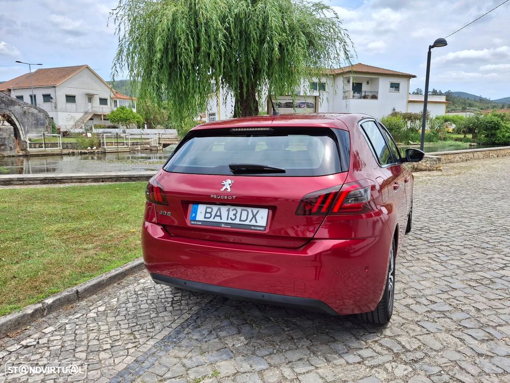 Peugeot 308 - 1