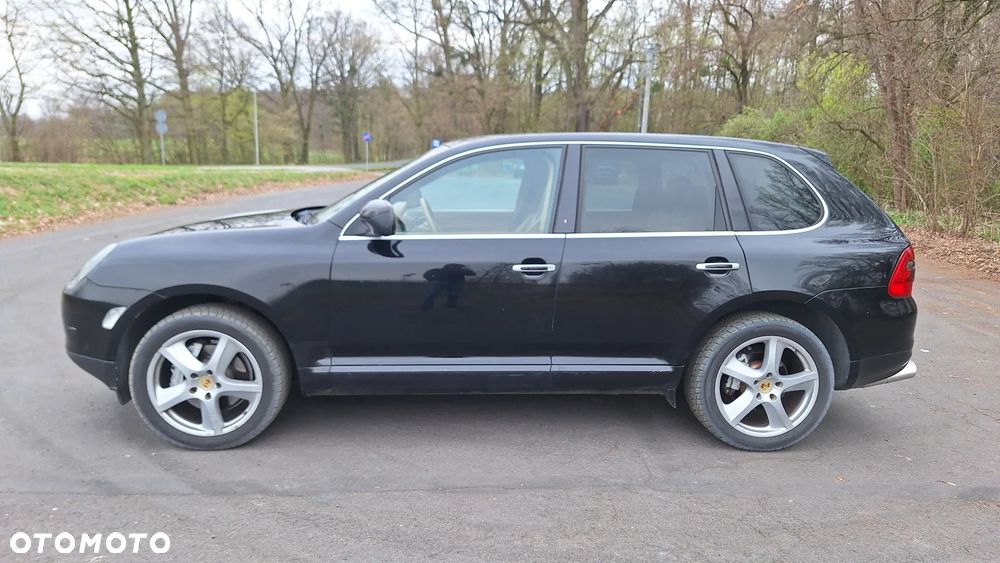Porsche Cayenne - 1