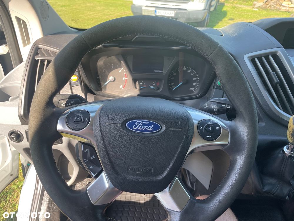 Ford TRANSIT 2,2 TDCI 155 KM DOKA 7 OSOBOWA BLIŻNIAKI DO 3,5T - 19