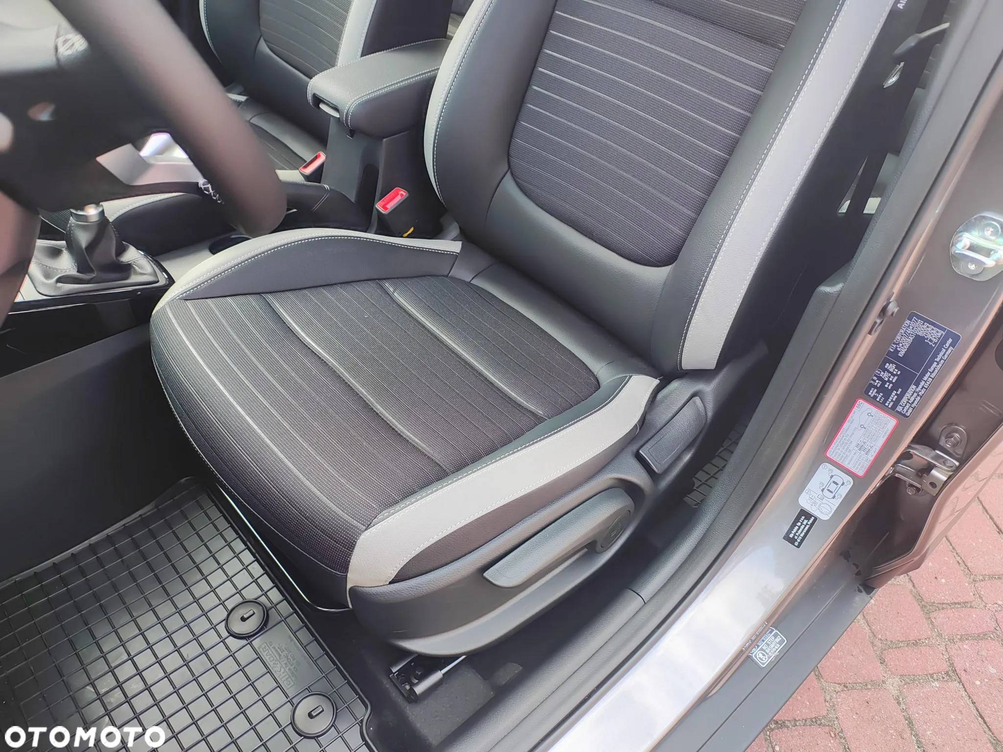 Kia Stonic 1.2 L - 21