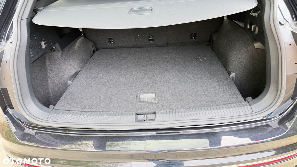 Volkswagen Tiguan 2.0 TDI SCR 4MotION DSG R-Line - 18