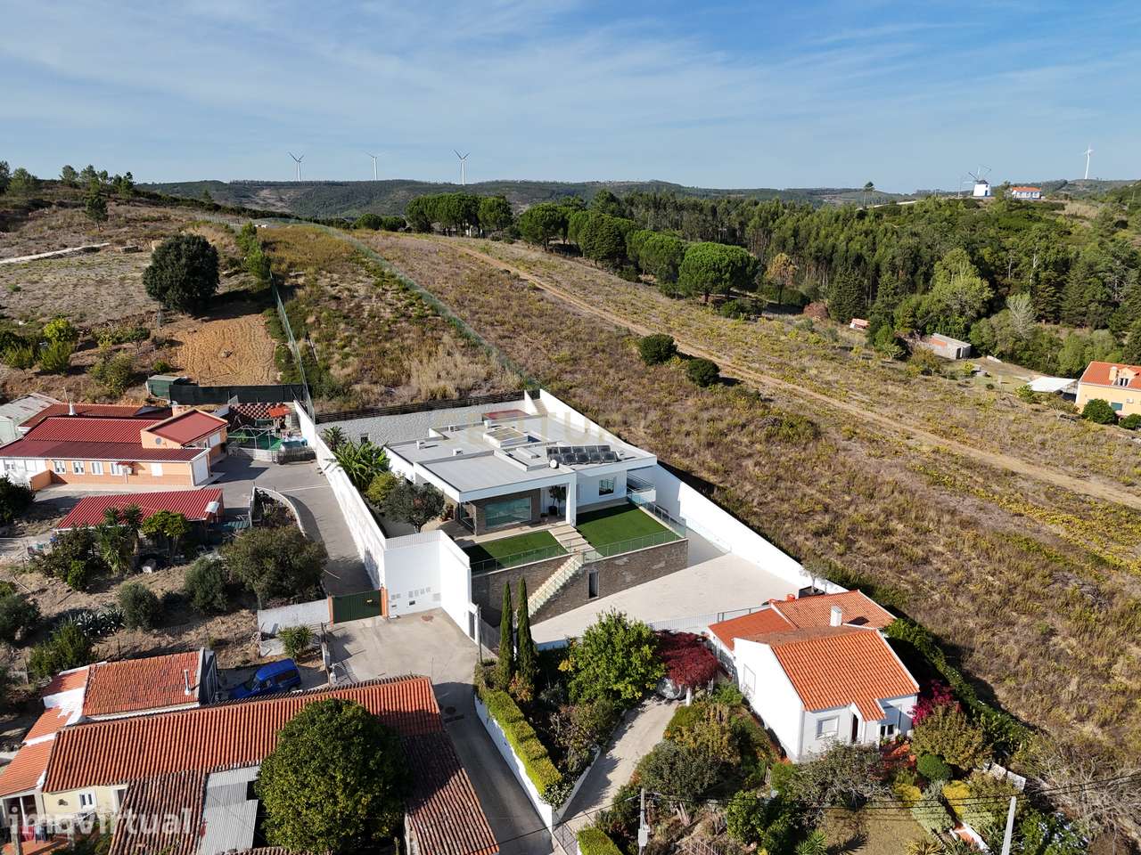 Moradia T4, em excelente estado de conservação, a 10 min de Torres Ved - Grande imagem: 2/45