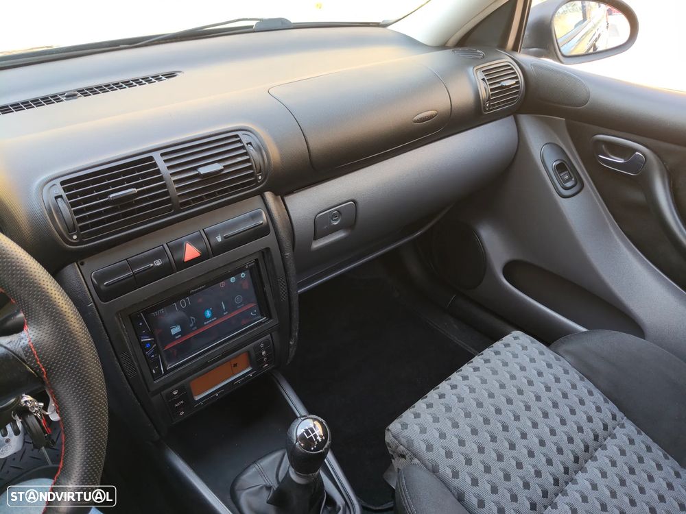 SEAT Leon 1.9 TDI Top Sport - 36