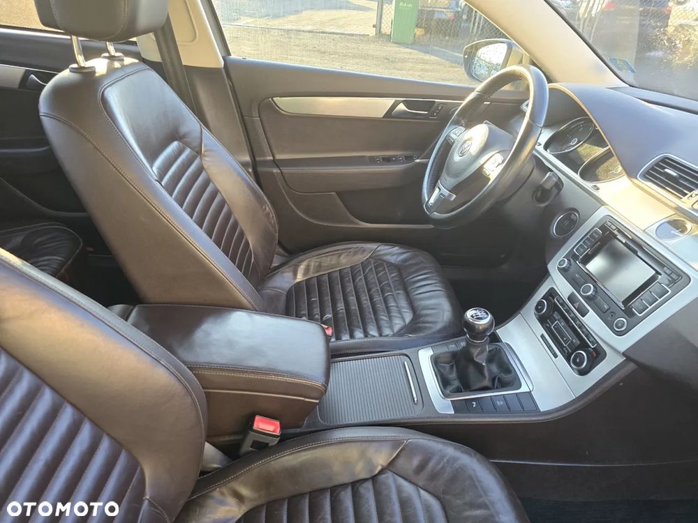 Volkswagen Passat 1.6 TDI BlueMotion Technology Highline - 9