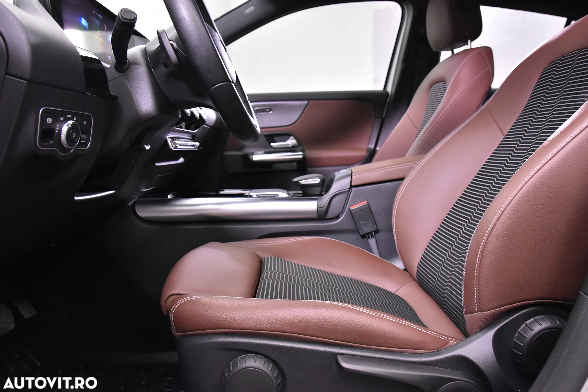 Mercedes-Benz GLA 250 e - 24