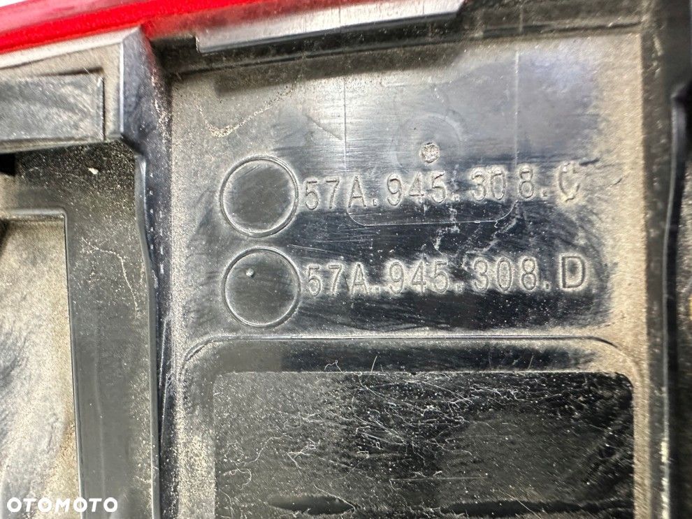 SKODA KAROQ LIFT PRAWA TYLNA LAMPA LED KLAPA ORYGINAŁ 57A945308D - 2