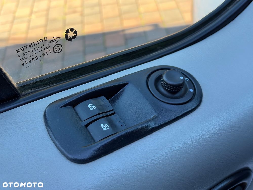 Opel Vivaro - 16
