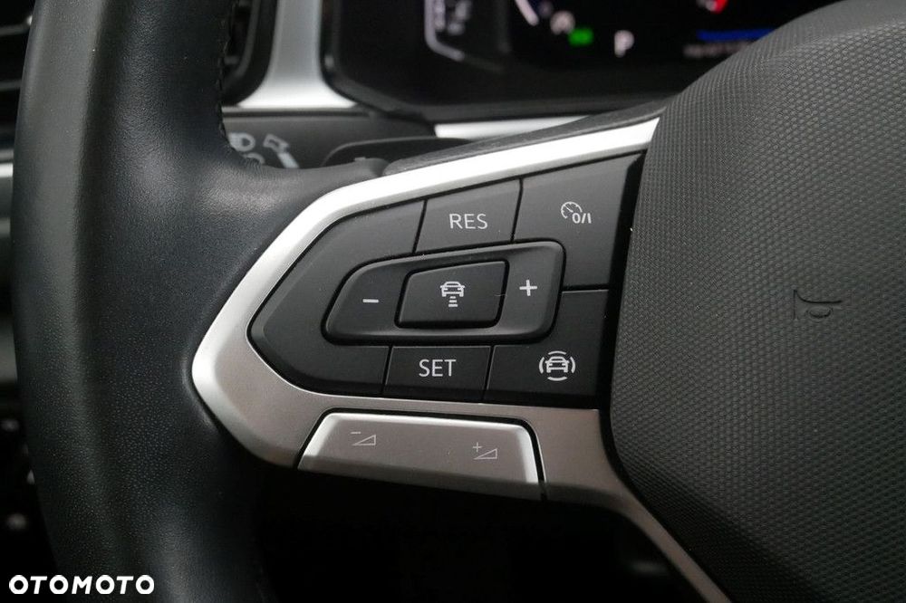 Volkswagen T-Roc 1.5 TSI Life DSG - 24