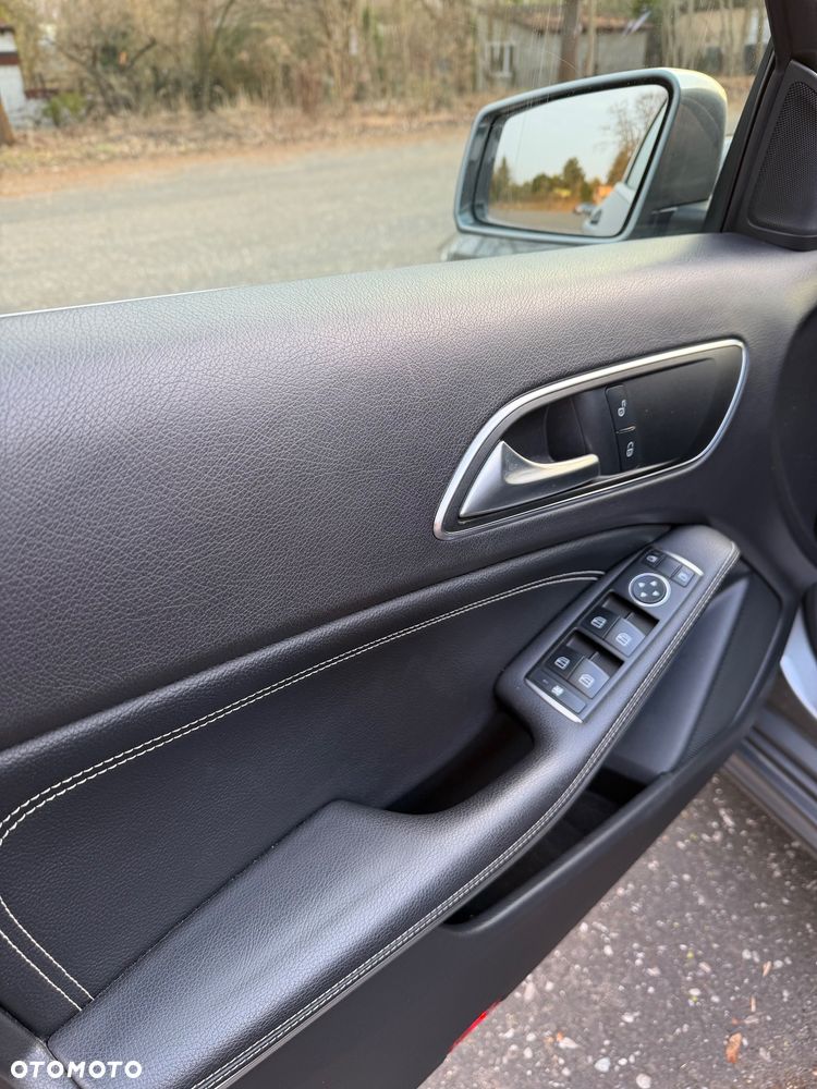 Mercedes-Benz Klasa A 200 CDI (BlueEFFICIENCY) 7G-DCT Urban - 19