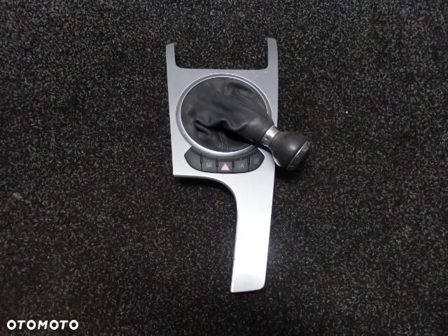 AUDI TT 8J2 GAŁKA MIESZEK PANEL GUZIKÓW OSŁONA CHROM LEWARKA BIEGÓW 8J2863916 8J0711113 RAF-AUTO - 1