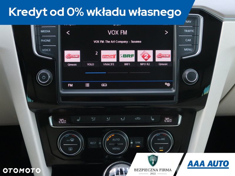 Volkswagen Passat - 13
