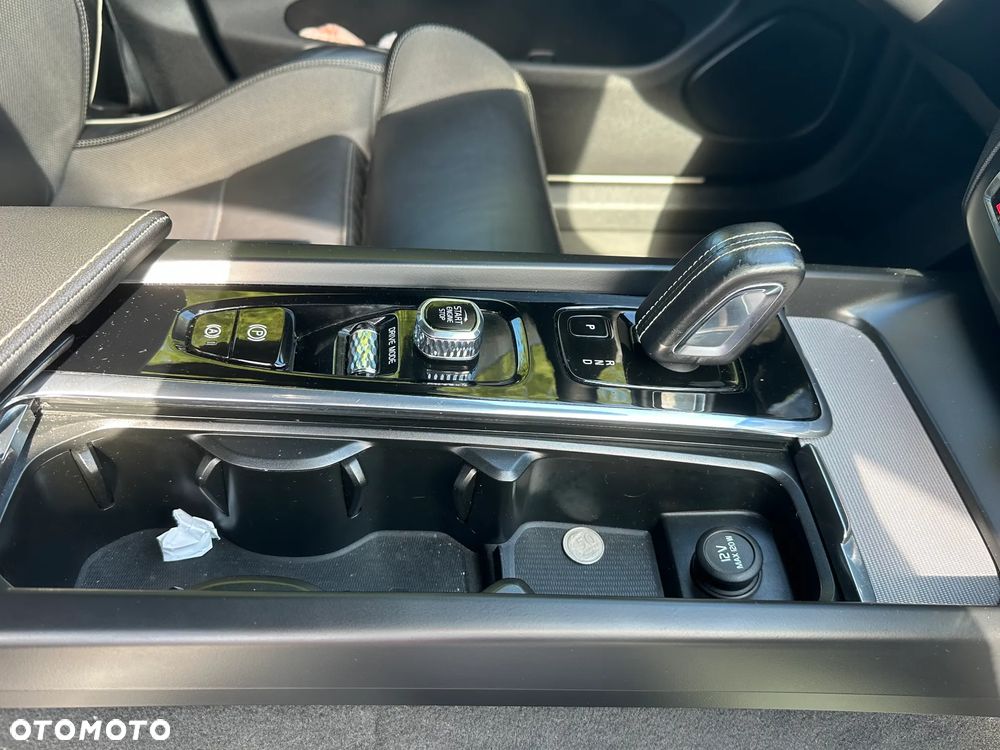 Volvo XC 60 B4 D AWD Geartronic RDesign - 19