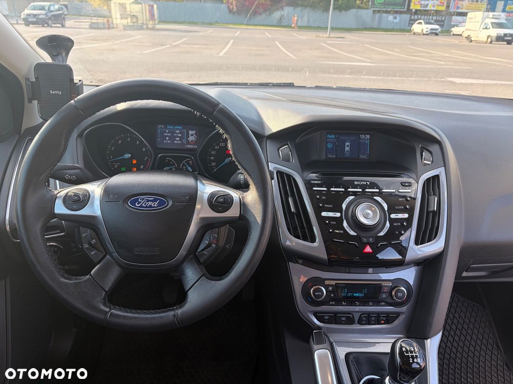 Ford Focus 1.6 EcoBoost Titanium - 12