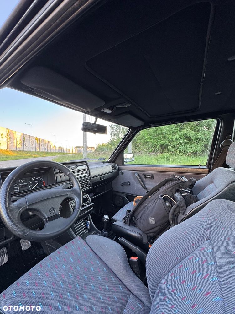 Volkswagen Golf 1.8 GT - 11