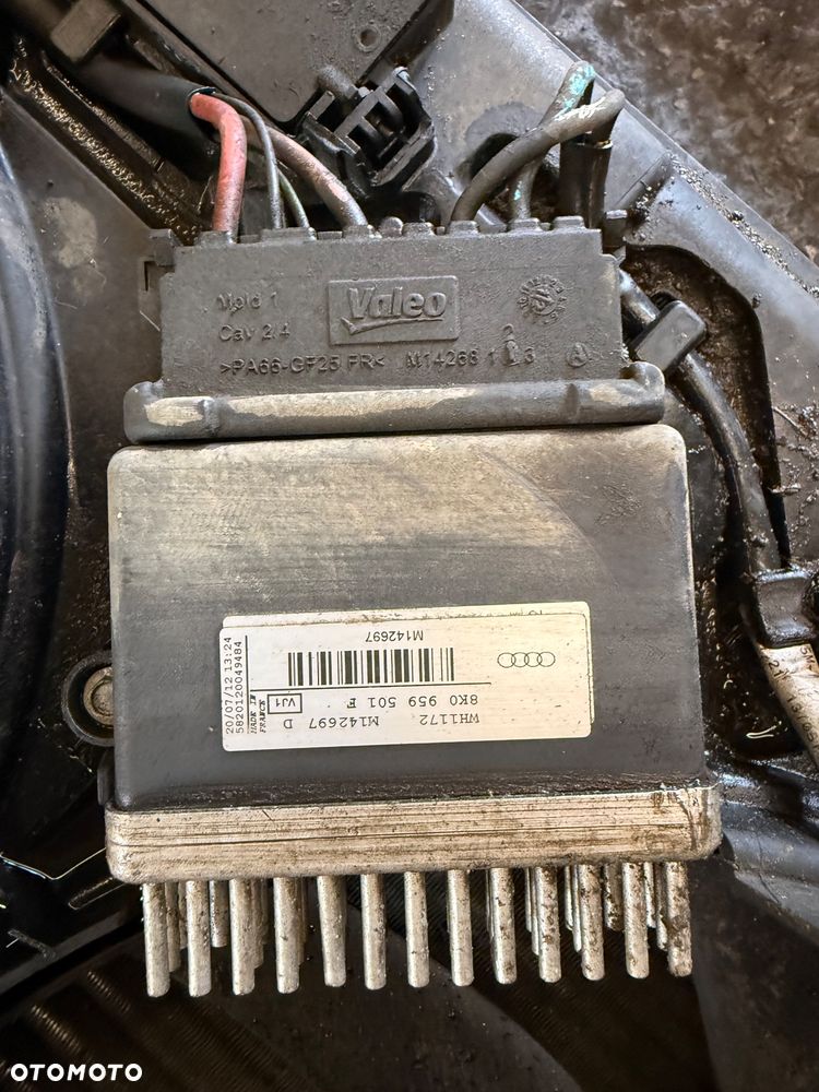 Audi a4b8  Moduł sterownik drzwi lewy przód 8T0959793 - 100 złoty  Panel klimatyzacji 8K1820043AG - 150 złoty  Silniczek wycieraczek 8K1955119A - 100 złoty  Panel sterowania 8K0864261 - 100 złoty  Panel przycisk ESP 8K0959673 - 100 złoty  Wyświetlacz Navi 8T0919603G - 100 złoty  Moduł sterowania gateway - 100 złoty  Moduł komfortu 8K0907063DH - 200 złoty  Moduł sterownika hamulca ręcznego 8K0907801L - 100 złoty  Komputer sterownika silnika 0281018576 - 100 złoty  Włącznik przełącznik świateł 8K0941531AR - 100 złoty  Radio 8R1035186F - 200 złoty  Licznik obrotomierz 8K0920901G - 200 złoty pęknięty  Moduł sterownik komfortu 8K0907064GD - 150 złoty  Pompa sterownik abs 8K0907379CH - 250 złoty  Audi a4b8 lift 8K5945096AC - 500 złoty                          8K5945095AC - 500 złoty  Strefa zgniotu lewa prawa 8K0607133D - 100 złoty                                                8K0807134D- 100 złoty  Kierownicą powietrza 8K0129739A - 100 złoty   Obudowa filtra powietrza 8K0133837BF - 150 złoty  Hak a4b8 - 250 złoty  Belka zderzaka przód 8K0807113F - 250 złoty  Moduł sterownik wentylatora chłodnicy 8K0959501F - 200 złoty  Pas przedni wzmocnienie czołowe belka zderzaka  993329B - 800 złoty  Grill Audi a4b8 8K0853651E - 400 złoty  Czujnik ciśnienia 0281002977 - 100 złoty  Dwie rury węże od wody - 100 złoty za sztukę - 14