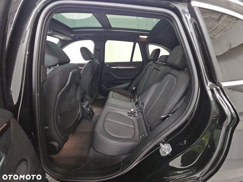 BMW X1 - 13