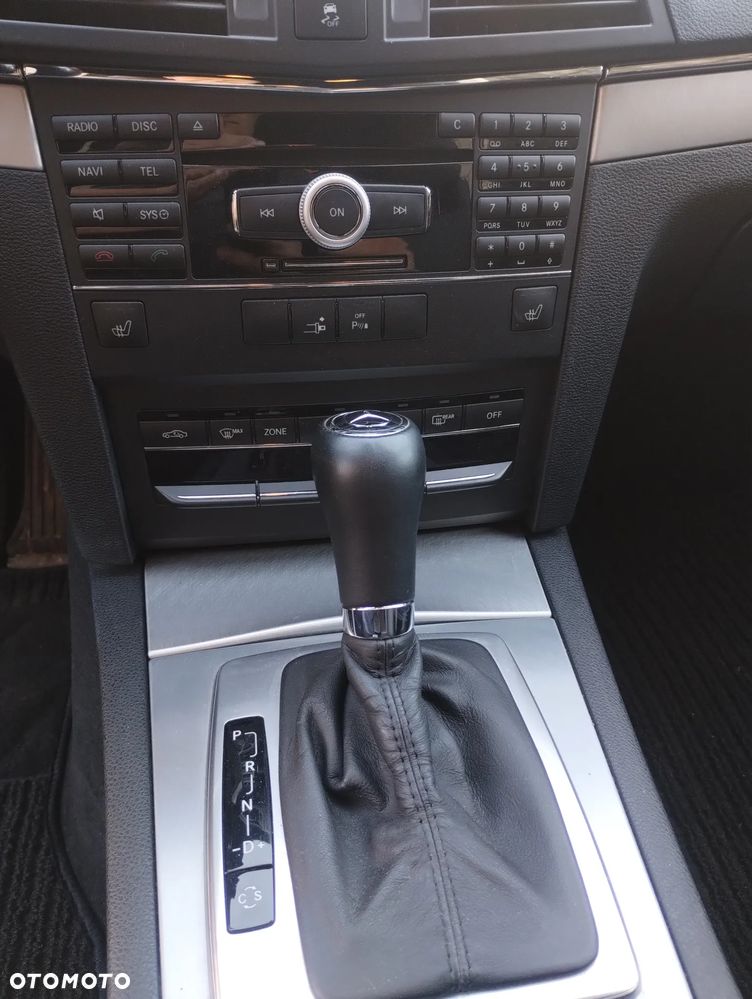 Mercedes-Benz Klasa E 350 CDI BlueEff - 16