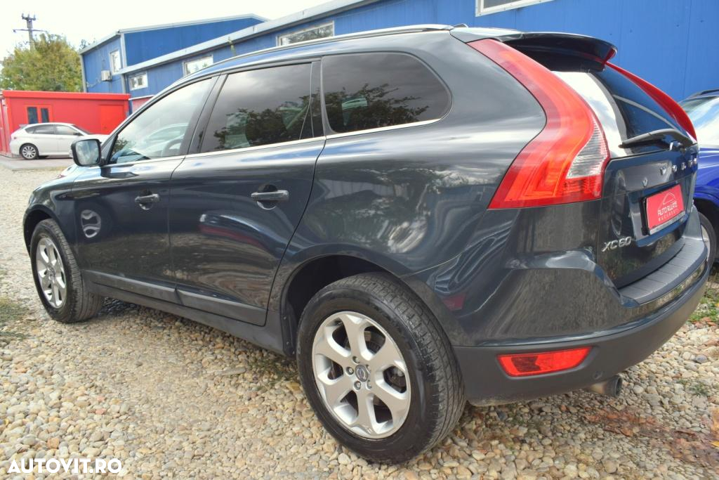 Volvo XC 60 D5 AWD Kinetic - 4