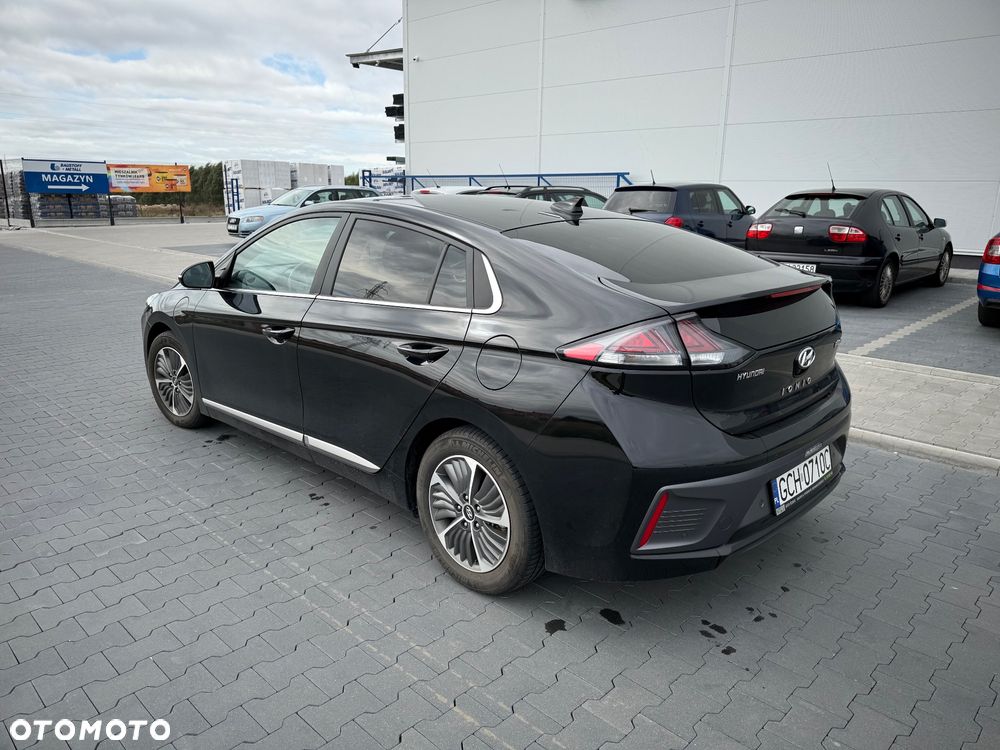 Hyundai IONIQ - 8
