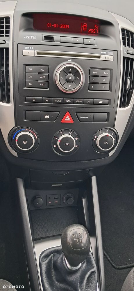 Kia Ceed 1.4 CVVT Attract - 12